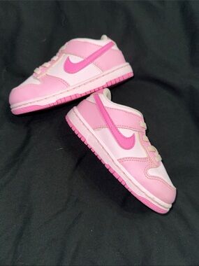 Toddler Nike Dunk Low triple pink sneakers